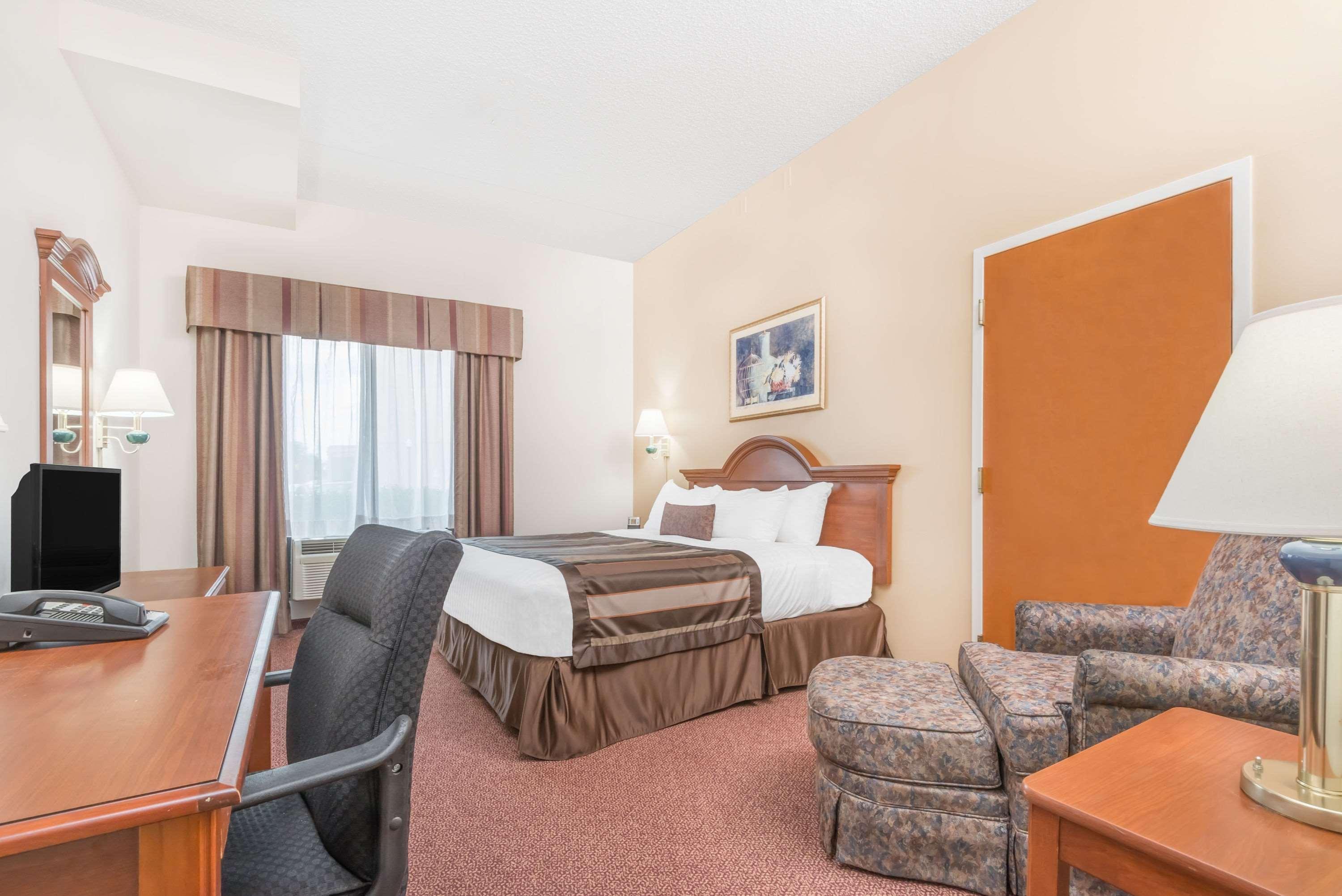 Wingate By Wyndham Lima Hotel Exterior photo
