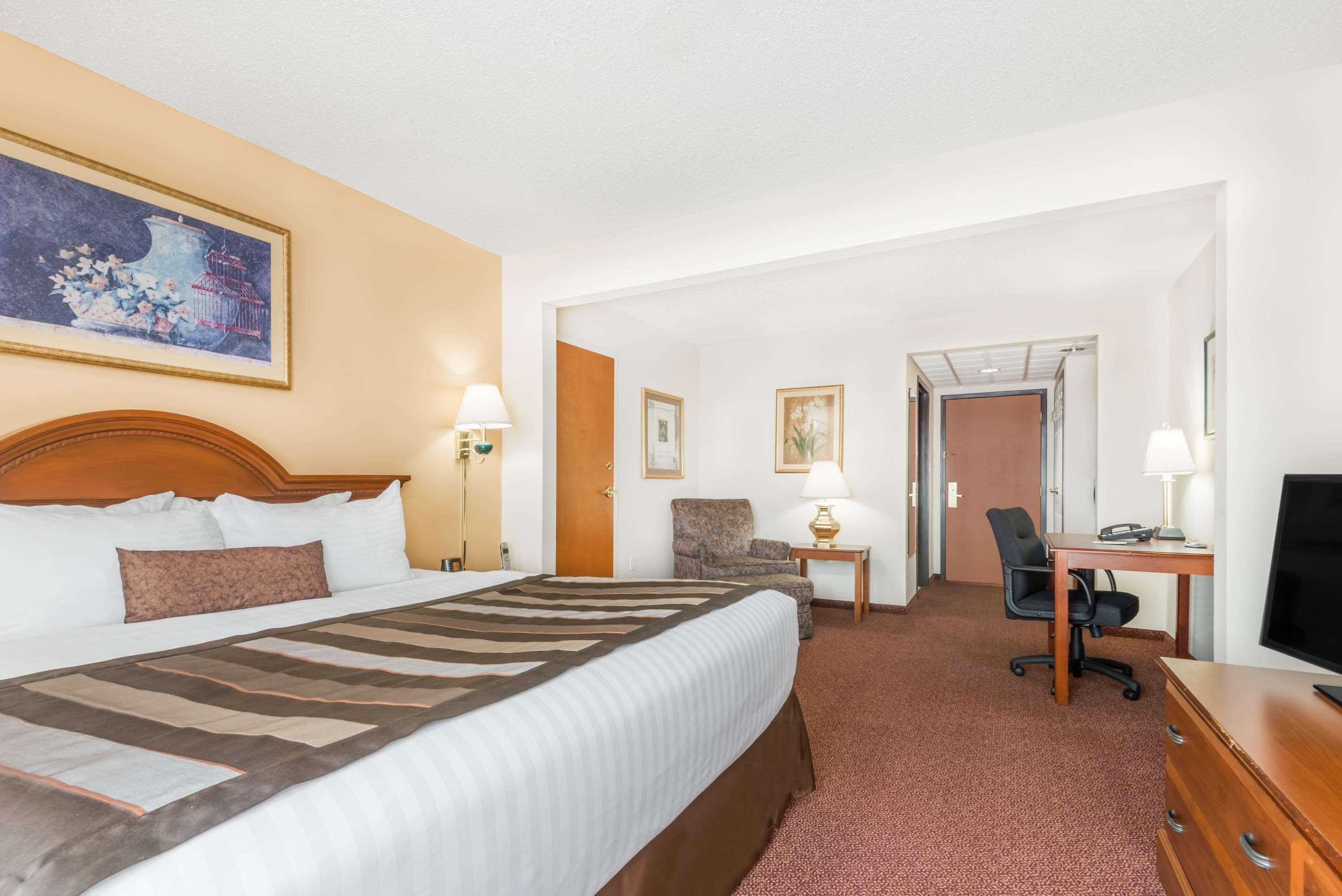 Wingate By Wyndham Lima Hotel Exterior photo