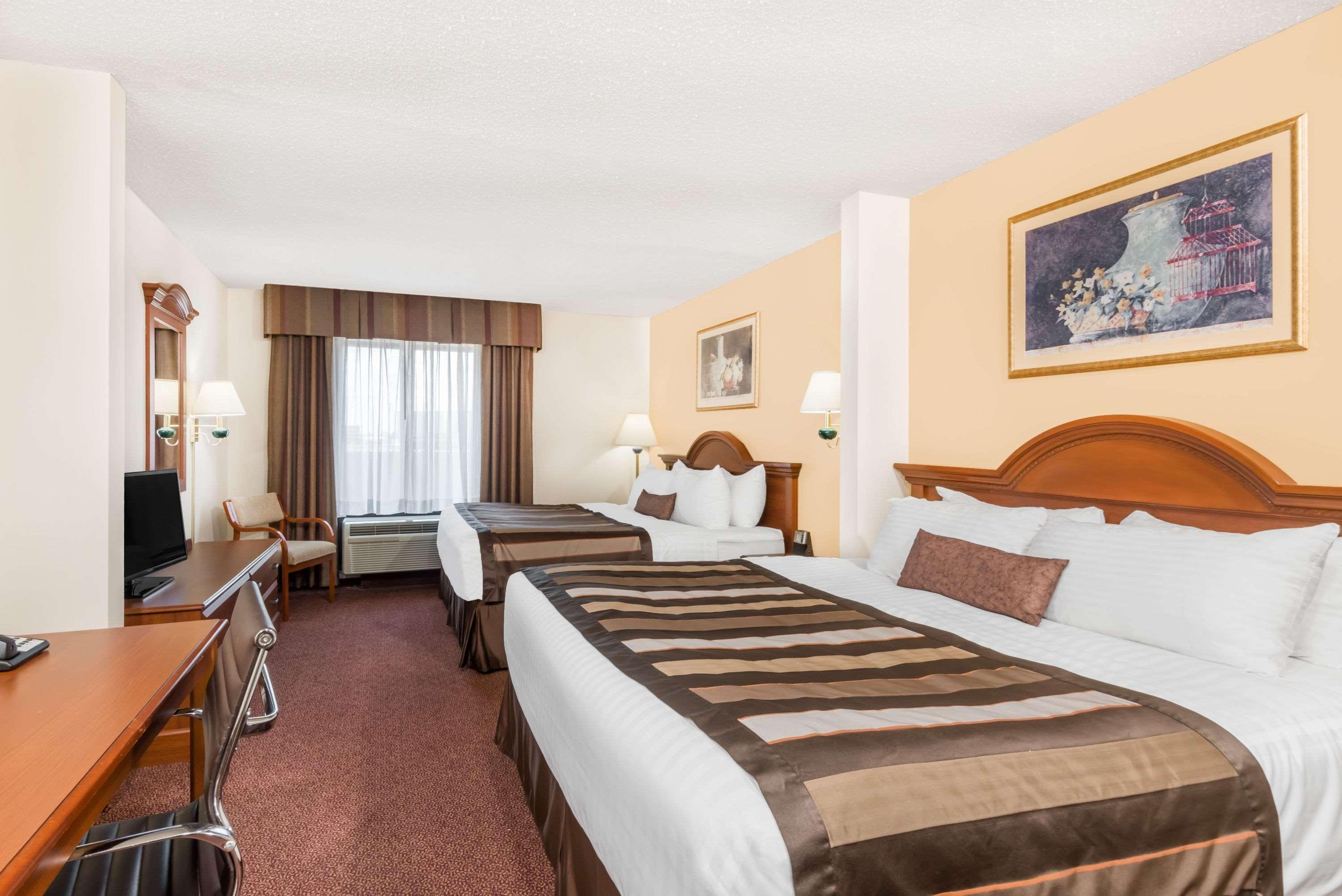 Wingate By Wyndham Lima Hotel Exterior photo