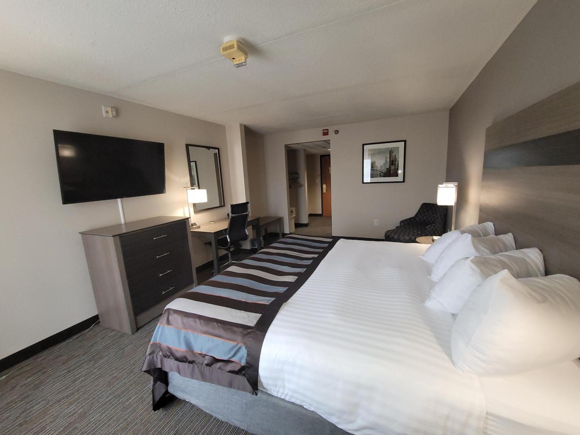 Wingate By Wyndham Lima Hotel Room photo