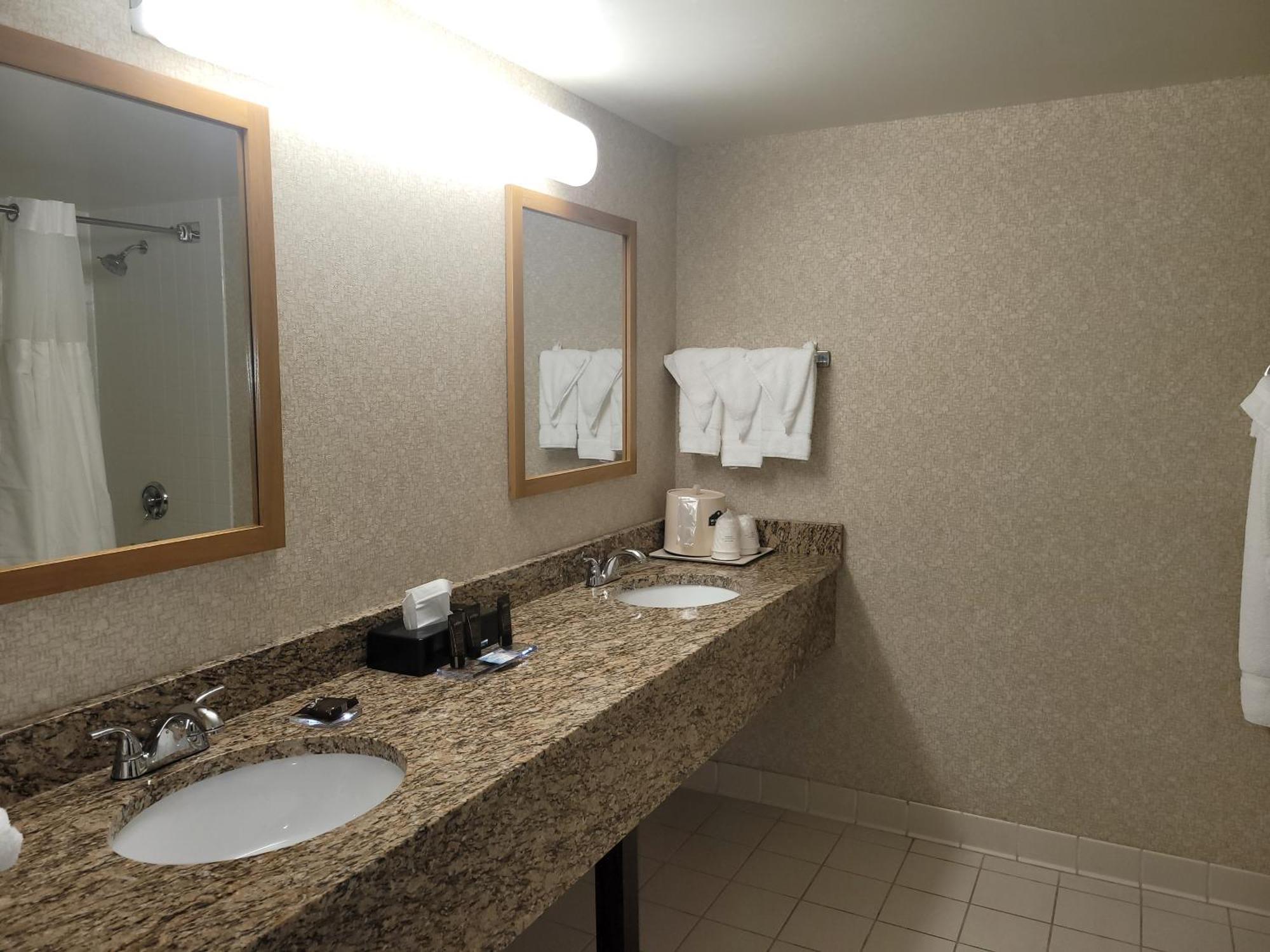 Wingate By Wyndham Lima Hotel Room photo